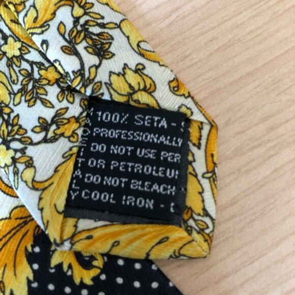 Vintage Gianni Versace 100% Silk Baroque Filigree Navy & Gold Tie - Picture 9 of 10